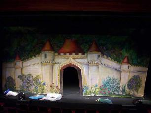 Spray Painted Gauze - Castle Arch (Cut)